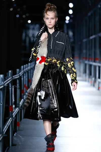 Look 9